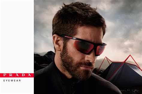 cartelli pubblicitari prada vista e sole 2017|Campagna Prada Linea Rossa Eyewear 2021 .